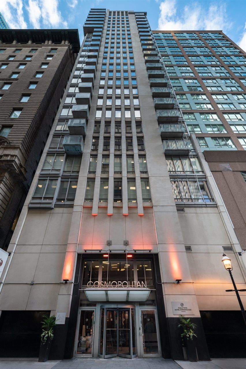 Executive Hotel Cosmopolitan Toronto Exterior photo